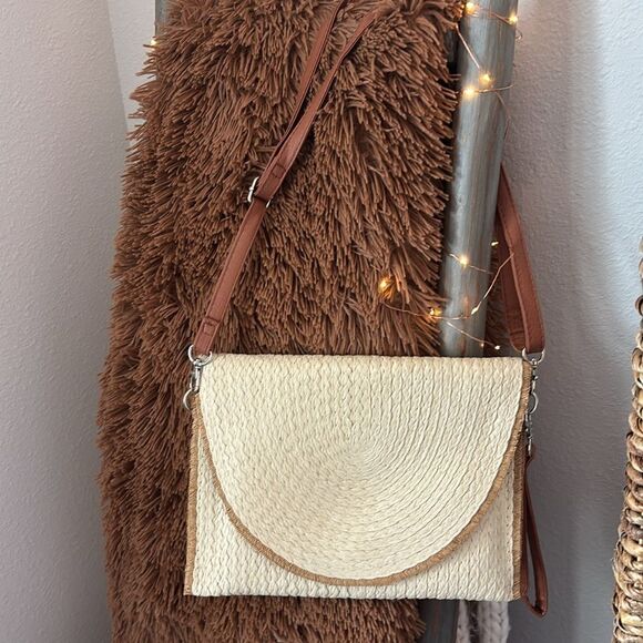 Pretty Simple Turks and Caicos Fold Over Crossbody Bag - Picture 3 of 5